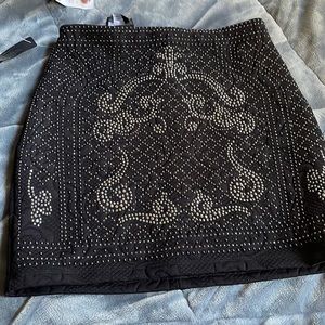 BEBE embellished mini skirt mini jupe orne